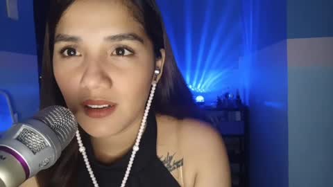 Lily online show from May 20, 11:16 am