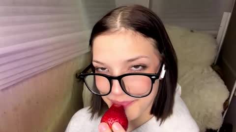 Snapshot of ardisparty chatting on February 25, 9:46 pm Caroline online show from February 25, 9:46 pm