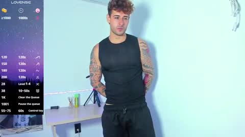 Snapshot of ares_blue chatting on October 31, 1:56 pm ares blue online show from October 31, 1:56 pm