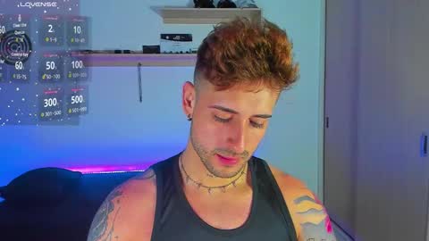 Snapshot of ares_blue chatting on November 17, 11:05 am ares blue online show from November 17, 11:05 am