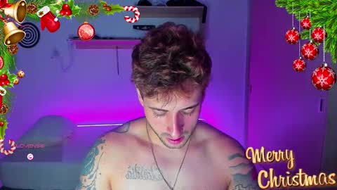 Snapshot of ares_blue chatting on December 17, 11:38 am ares blue online show from December 17, 11:38 am