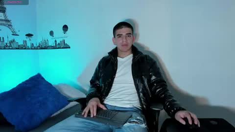 Snapshot of ares_johnsonn chatting on December 4, 6:28 pm Ares online show from December 4, 6:28 pm