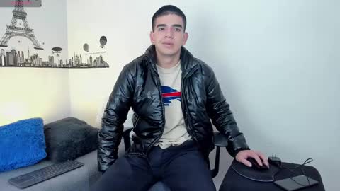 Snapshot of ares_johnsonn chatting on December 6, 3:22 pm Ares online show from December 6, 3:22 pm