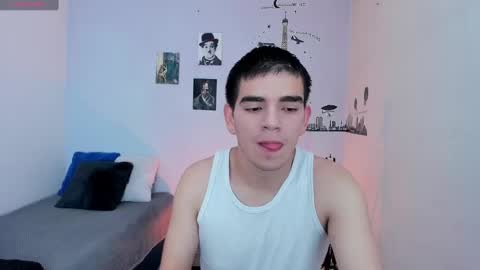 Snapshot of ares_johnsonn chatting on December 24, 7:22 pm Ares online show from December 24, 7:22 pm