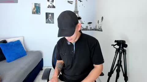 Snapshot of ares_johnsonn chatting on December 31, 3:42 pm Ares online show from December 31, 3:42 pm