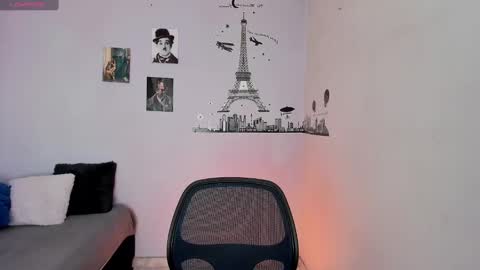 Snapshot of ares_johnsonn chatting on January 7, 1:57 pm Ares online show from January 7, 1:57 pm