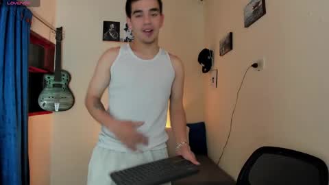Snapshot of ares_johnsonn chatting on January 24, 2:18 am Ares online show from January 24, 2:18 am