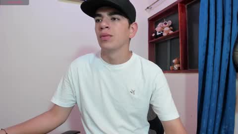 Snapshot of ares_johnsonn chatting on March 1, 11:17 am Ares online show from March 1, 11:17 am