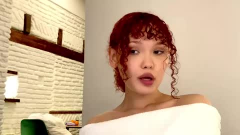 Snapshot of aresha_viree chatting on May 24, 12:04 am Aresha online show from May 24, 12:04 am