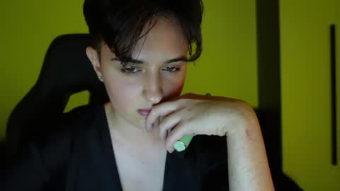 Snapshot of aresnoir chatting on September 19, 7:47 pm AresNoir online show from September 19, 7:47 pm