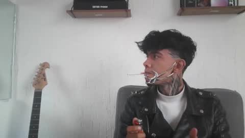 Snapshot of aress_1 chatting on October 12, 3:44 pm Ares online show from October 12, 3:44 pm