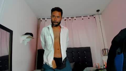 Snapshot of arez_vortex_ chatting on May 12, 5:21 pm Alex Cortez online show from May 12, 5:21 pm
