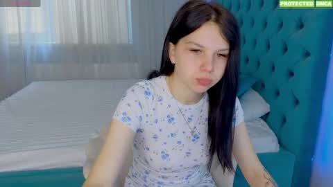 ari__anna online show from April 13, 9:04 am