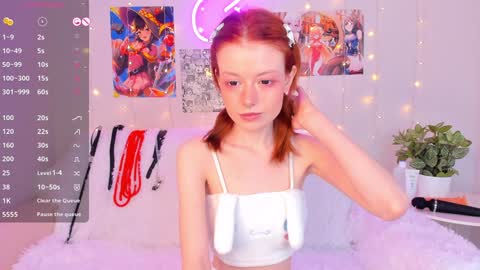 Snapshot of ari_lavellan chatting on December 19, 1:39 am ari online show from December 19, 1:39 am