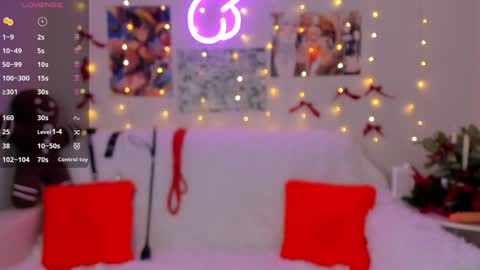 Snapshot of ari_lavellan chatting on December 21, 12:42 am ari online show from December 21, 12:42 am