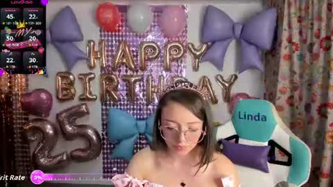 Snapshot of aria_alaia chatting on June 28, 12:38 am Linda online show from June 28, 12:38 am