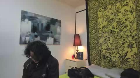 aria y orien  online show from November 11, 11:10 am