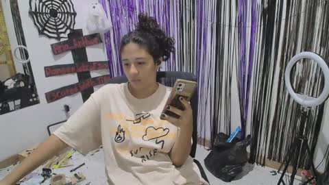 Snapshot of aria_arthur chatting on October 14, 9:43 am aria_arthur online show from October 14, 9:43 am