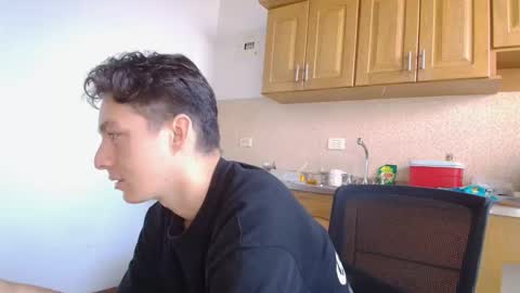 Snapshot of aria_arthur chatting on October 15, 12:27 pm aria_arthur online show from October 15, 12:27 pm