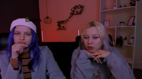 aria_blaze_ online show from March 29, 8:47 am