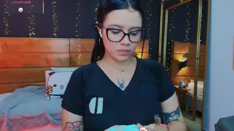 Ari  online show from April 14, 7:20 pm