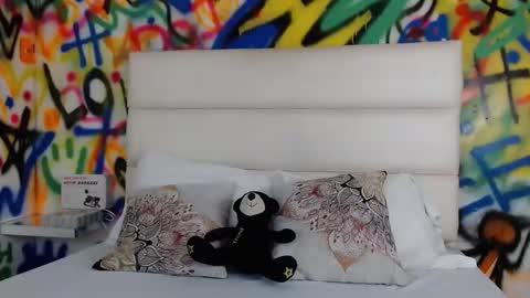 Snapshot of aria_martiin chatting on December 22, 11:44 am aria online show from December 22, 11:44 am