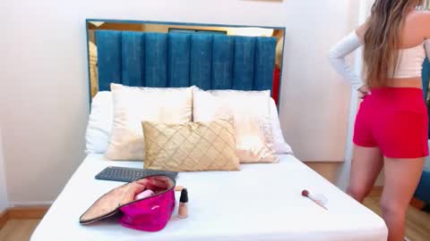 aria online show from April 22, 12:39 pm