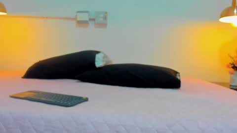 aria_millers1 online show from April 2, 12:14 pm