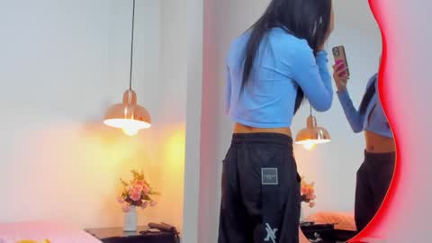 aria_millers1 online show from April 4, 11:40 am