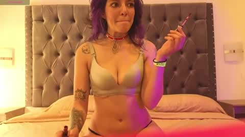 aria_silk online show from April 4, 8:17 pm