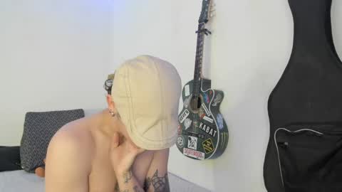 Aria and Orien online show from April 14, 4:46 pm