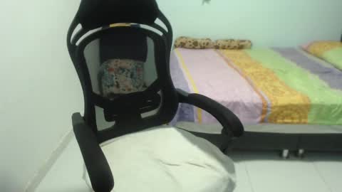 ...Ariana... online show from March 3, 8:21 pm