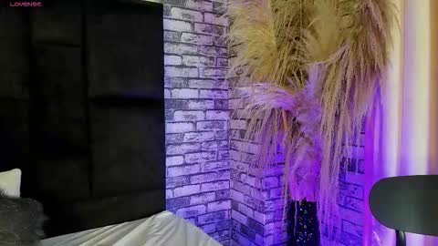 -  -. .- Ariadna -. .-  - online show from January 8, 1:02 pm