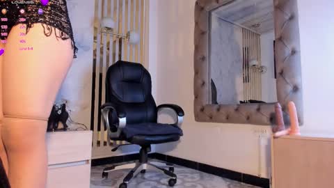 Snapshot of ariagh_ chatting on October 2, 7:43 pm aria online show from October 2, 7:43 pm