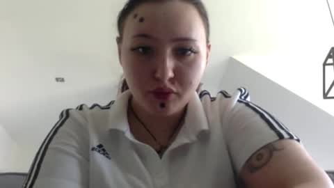 Snapshot of ariakinkygirl chatting on March 2, 11:39 am Aria online show from March 2, 11:39 am