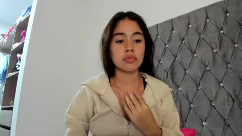 Snapshot of ariamontgomeryyy chatting on January 4, 9:32 am Aria Montgomery online show from January 4, 9:32 am