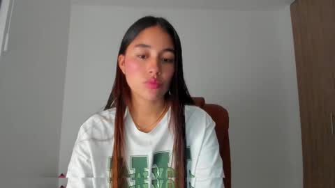 Snapshot of ariamontgomeryyy chatting on October 27, 3:32 am Aria Montgomery online show from October 27, 3:32 am