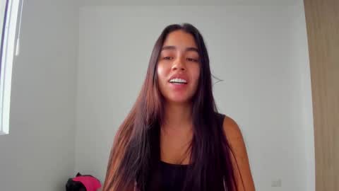 Snapshot of ariamontgomeryyy chatting on December 3, 9:24 pm Aria Montgomery online show from December 3, 9:24 pm