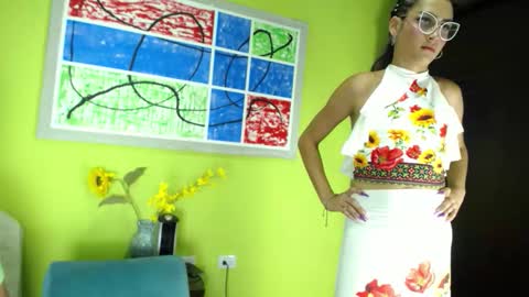 Snapshot of ariana_14_ chatting on October 19, 5:57 pm Ariana online show from October 19, 5:57 pm