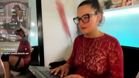 Snapshot of ariana_blonde_ chatting on July 28, 7:39 pm Ariana blonde online show from July 28, 7:39 pm