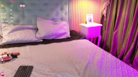 ariana_carterr online show from May 8, 8:14 pm