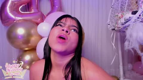 Snapshot of ariana_ceballos chatting on December 29, 3:57 pm ARIANA online show from December 29, 3:57 pm