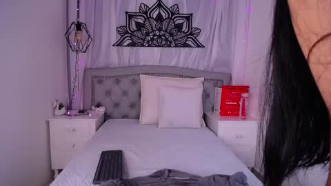 Snapshot of ariana_ceballos chatting on February 25, 7:36 pm ARIANA online show from February 25, 7:36 pm