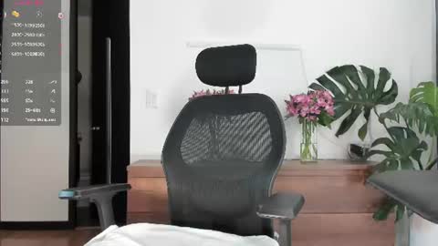 Snapshot of ariana_fitl chatting on June 15, 6:10 pm DaniAri - dimension X at night NY time online show from June 15, 6:10 pm