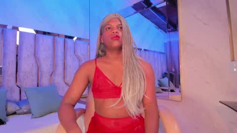 ariana_grande233 online show from April 6, 11:33 am