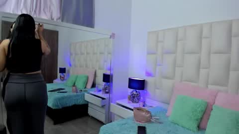  ariana  online show from December 22, 4:26 pm