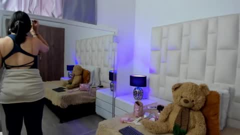  ariana  online show from April 8, 4:40 pm