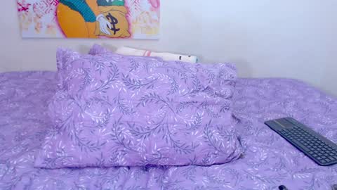 Snapshot of ariana_vidal chatting on January 22, 12:27 am Ari online show from January 22, 12:27 am