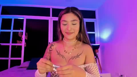 Snapshot of ariana_villada chatting on January 18, 3:42 am Ari online show from January 18, 3:42 am