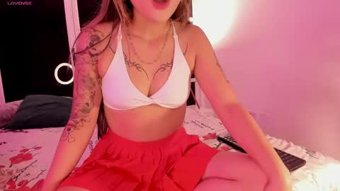 Snapshot of ariana_villada chatting on February 17, 3:25 am Ari online show from February 17, 3:25 am